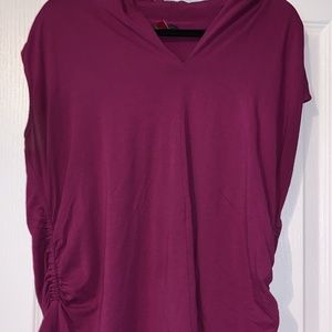 VINCE CAMUTO RUFFLED V NECK